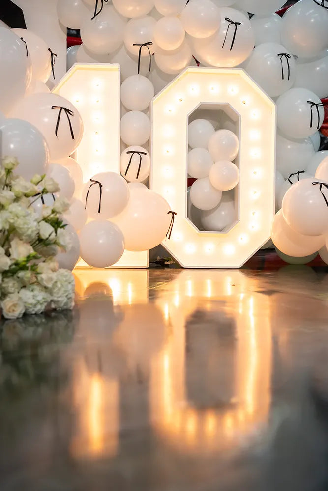 Large illuminated numbers 