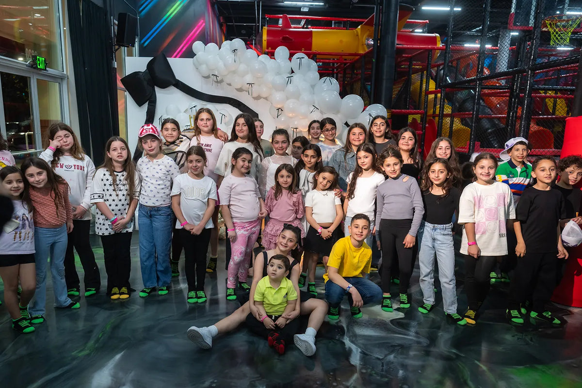 Kids celebrating a Jump Club Arena party